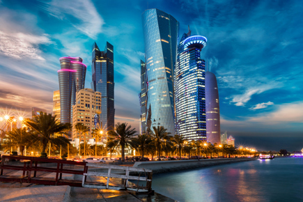 AdobeStock_142746378 _ Doha City in Katar bei Sonnenuntergang